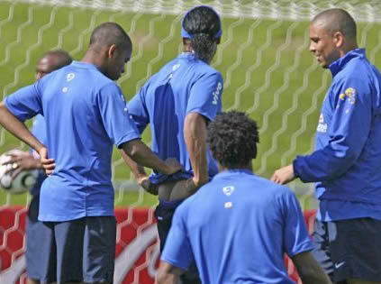 hmm… festa na copa?