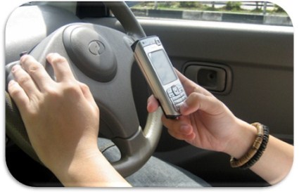 Condutora causa acidente mortal por enviar SMS