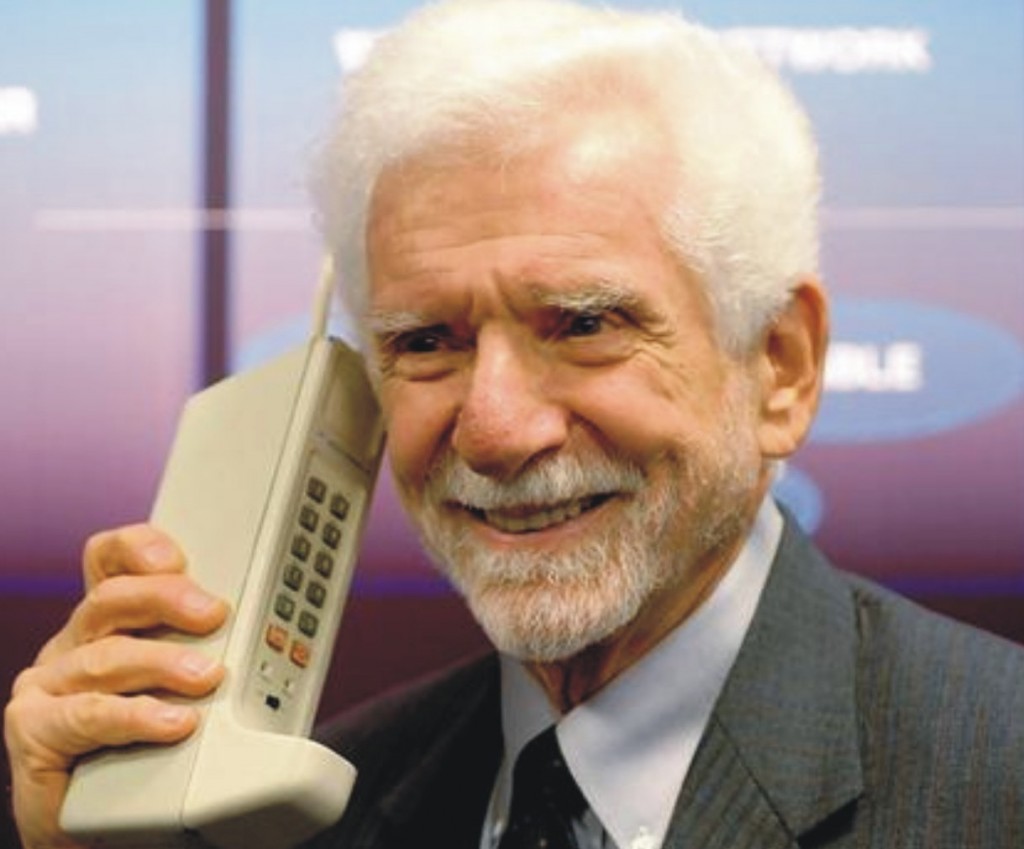 Que telemóvel utiliza o criador do telemóvel?