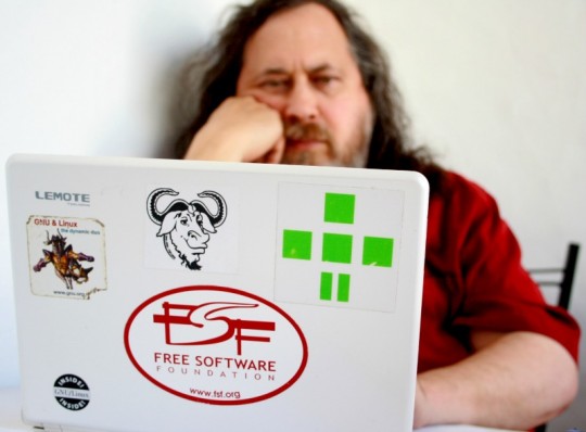 Richard Stallman reconhece que Apple é pior que a Microsoft