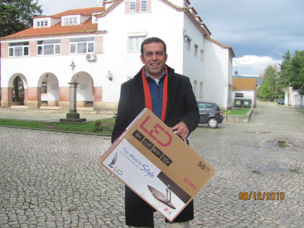 LG E2360V a caminho da Casa do Gaiato!