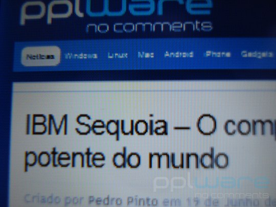 Os píxeis no ecrã do ZTE Tania.