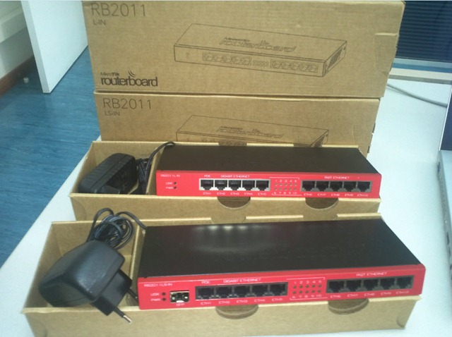 Unboxing RouterBoards Mikrotik RB2011L-IN e RB2011LS-IN