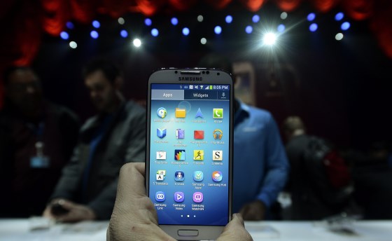 Samsung terá solução para problemas de espaço no S4 de 16 GB