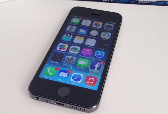 Apple: Defeitos no fabrico de iPhone 5S prejudicam autonomia