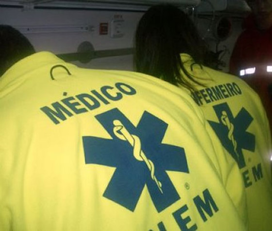 Viatura médica em assistência a um pedido de ajuda