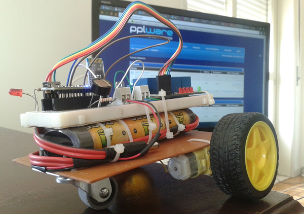 Arduino: Robot controlado por movimentos do telemóvel