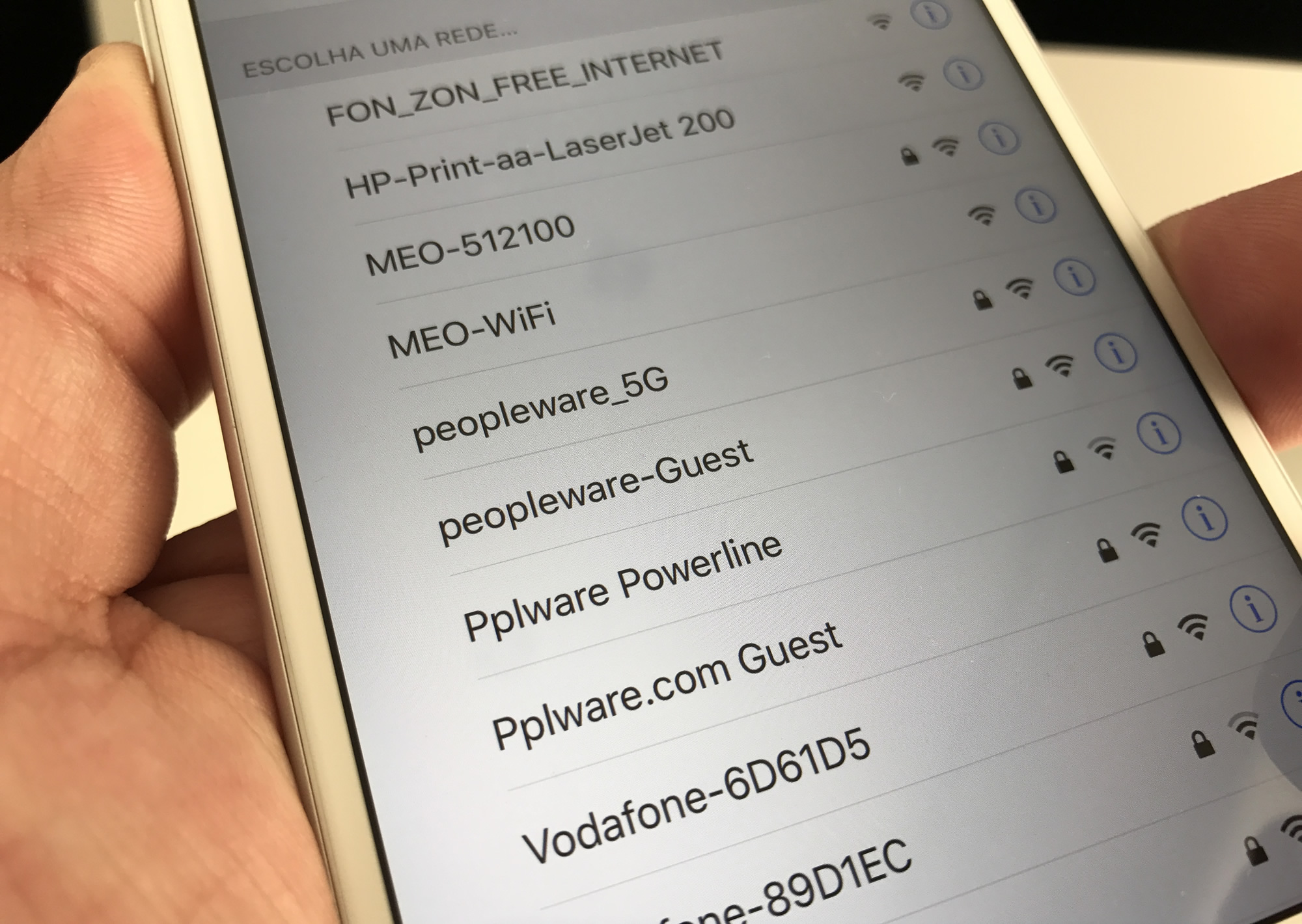 Uma forma fácil de saber se andam estranhos na sua rede Wifi