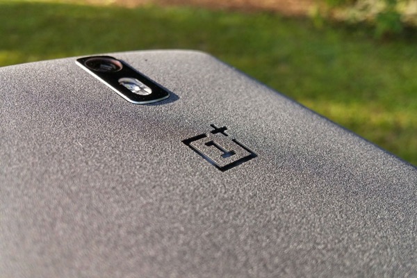 Vendas do OnePlus One entram em pré-registo a 27 de Outubro