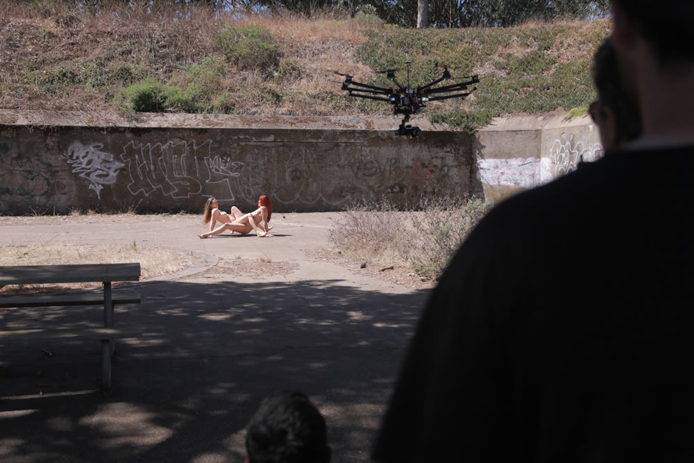 Primeiro filme pornográfico filmado com drone