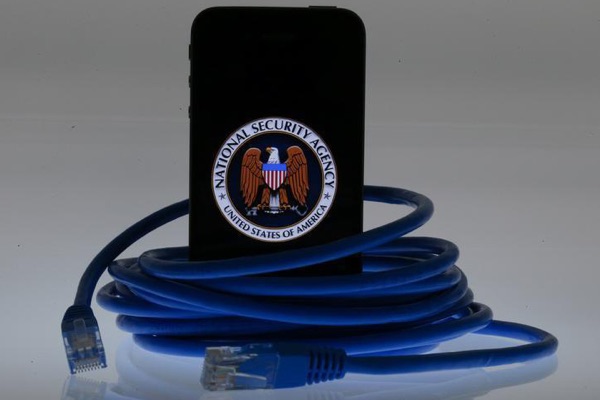 Gabinete de Comunicações Britânico conseguia espiar o iPhone