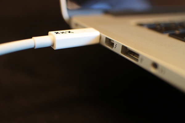 Alerta: Falha na EFI dos Macs permite infecção via Thunderbolt