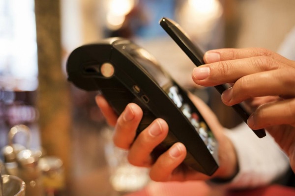 Google prepara-se para comprar serviço rival do Apple Pay