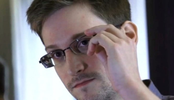Edward Snowden diz que iPhone tem spyware Apple secreto