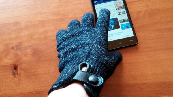 mujjo_refined_touchscreen