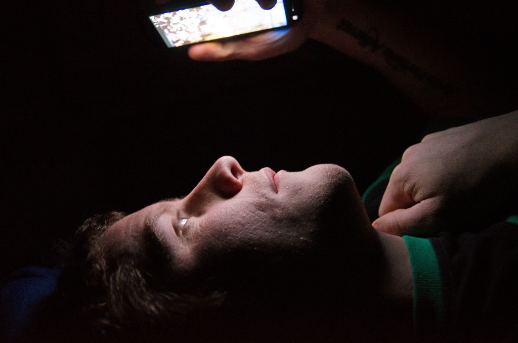 Pare de utilizar o smartphone antes de dormir!