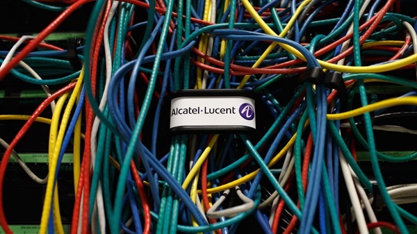 Alcatel-wires-e1429007662668-1940x1091