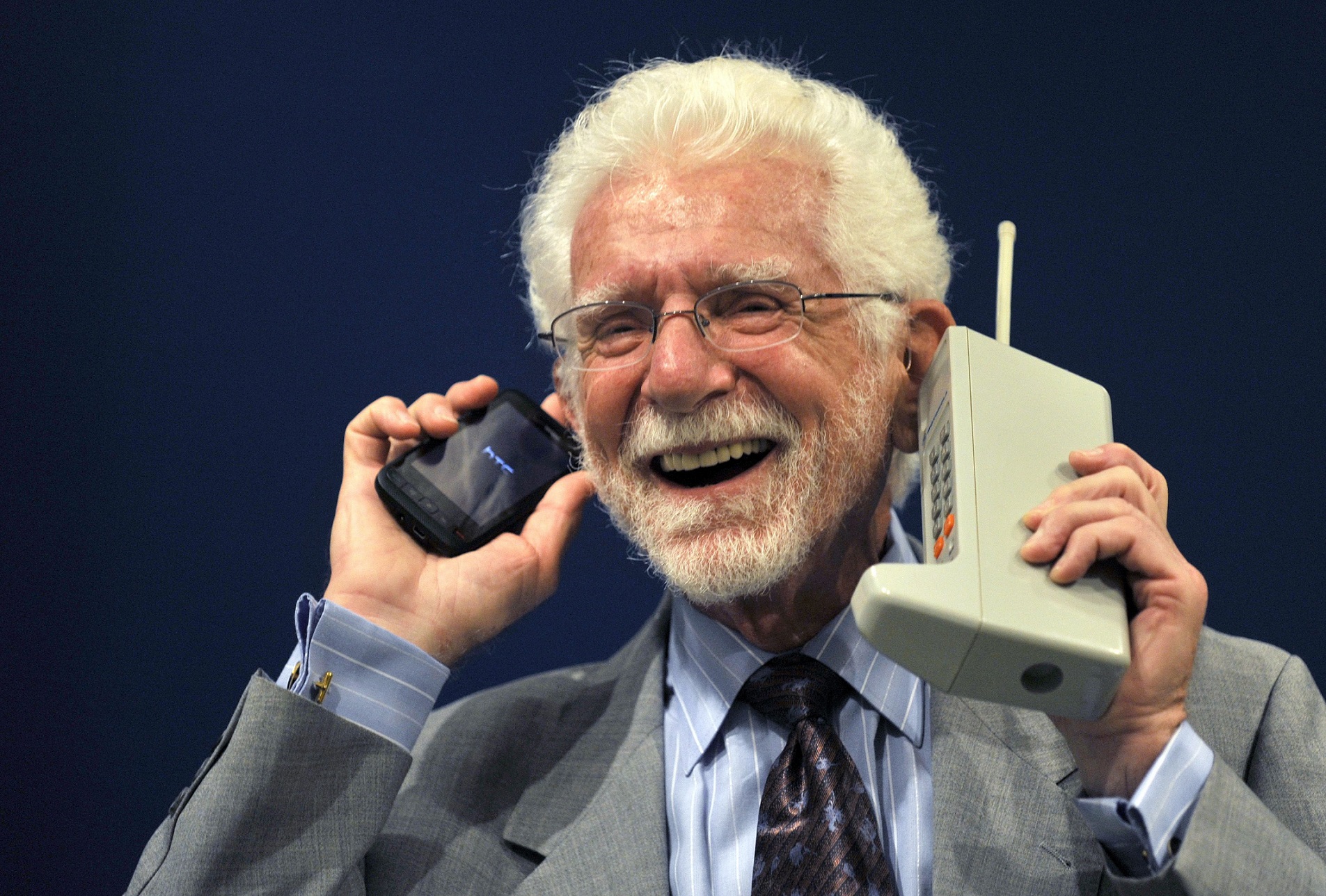 Faz hoje 42 anos que se fez a primeira chamada telefónica móvel