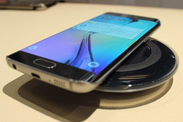Samsung dá provas que S6 Edge não dobra de forma tão simples