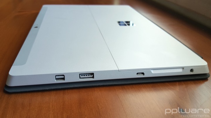 Microsoft Surface 3 - Lateral direita