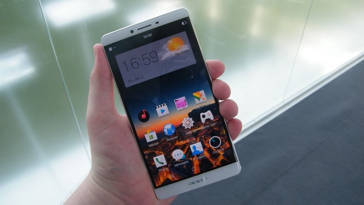 Oppo-R7-Plus-in-hand-1200-80