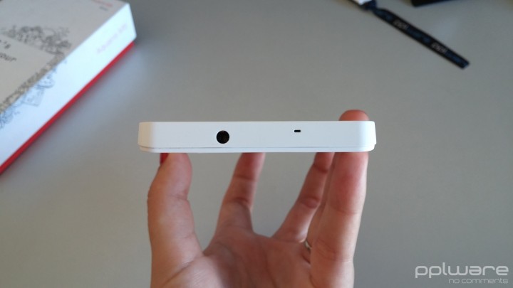 bq Aquaris M5  - Microfone e porta para auricular