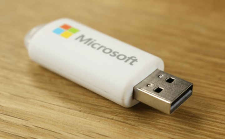 Microsoft confirma que Windows 10 vai ser vendido em pens USB