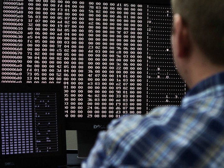 computer-analyst-hacker-security-code-2