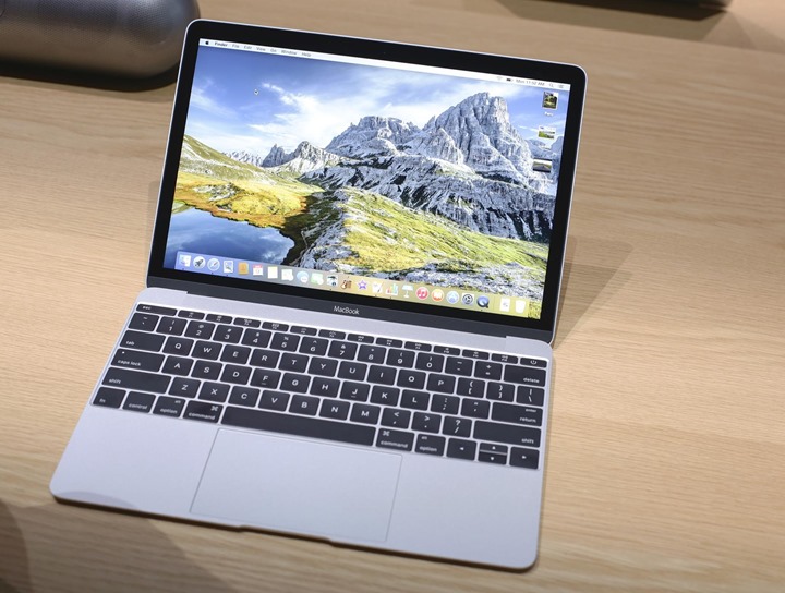 macbook-table-handson-hero
