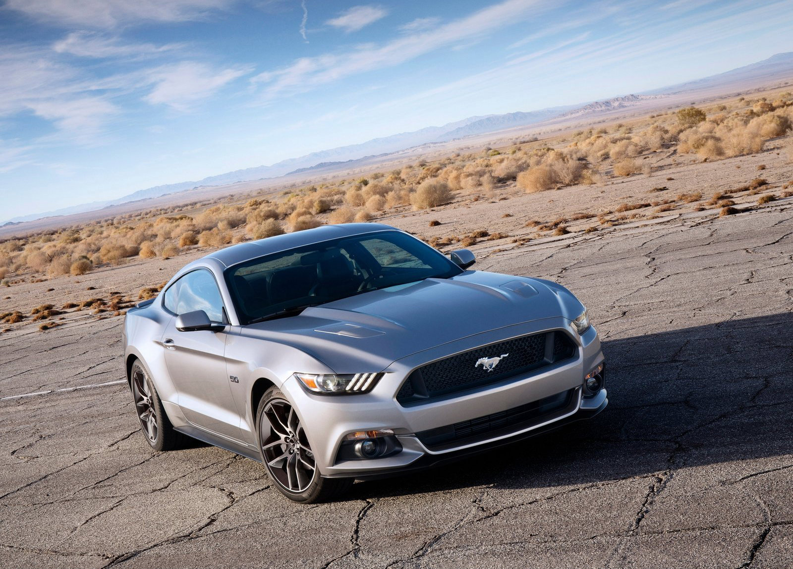 O que está escondido no porta-luvas do novo Mustang?