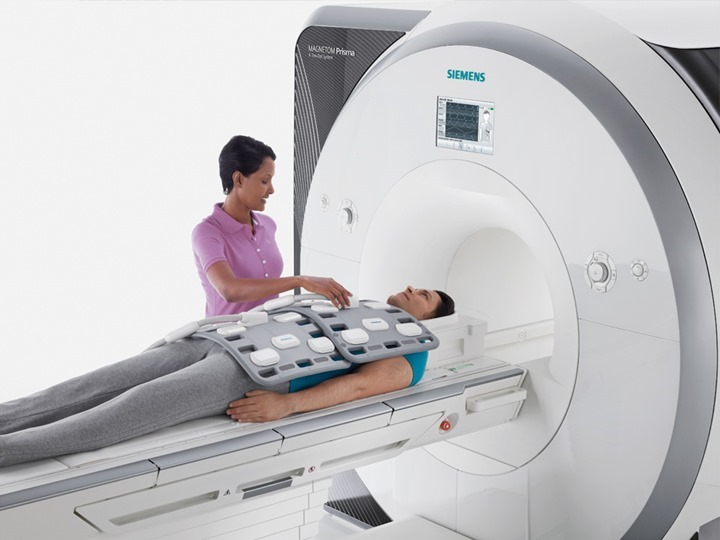 mri-magnetom-prisma-mediaviewer_04-00273355-10