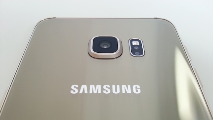 Samsung patenteia smartphone com câmara modular