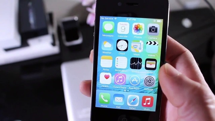 Apple enganou os utilizadores do iPhone 4S com o iOS 9?