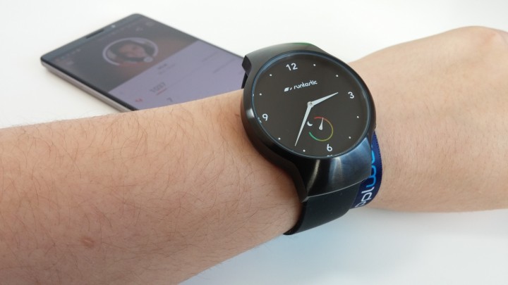 Análise ao relógio inteligente Runtastic Moment Basic