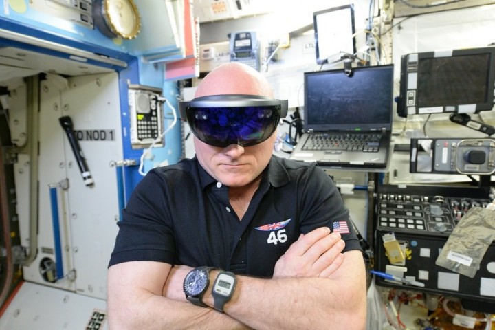 HoloLens da Microsoft chegam ao espaço com a NASA