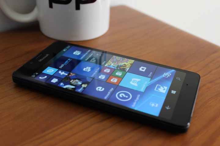 Surface Phone chegará em três versões, mas só durante 2017