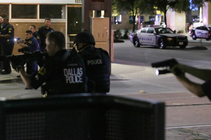 Polícia de Dallas usa robô-bomba para matar atirador