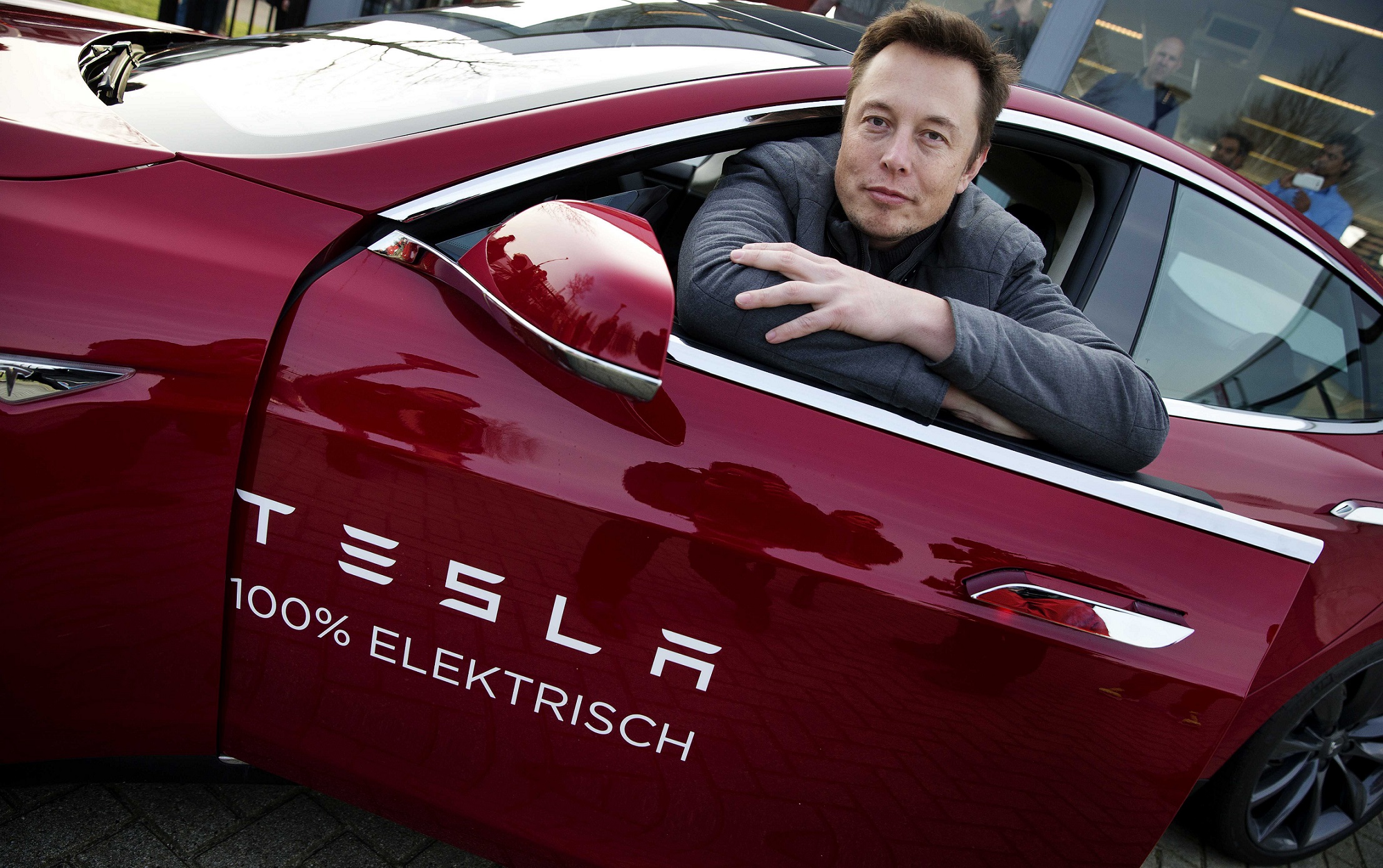 Tesla estará a preparar-se para competir com o Spotify?