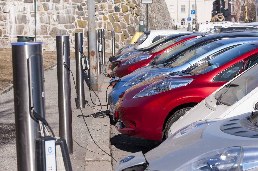 Noruega ultrapassa os 100.000 carros 100% elétricos vendidos