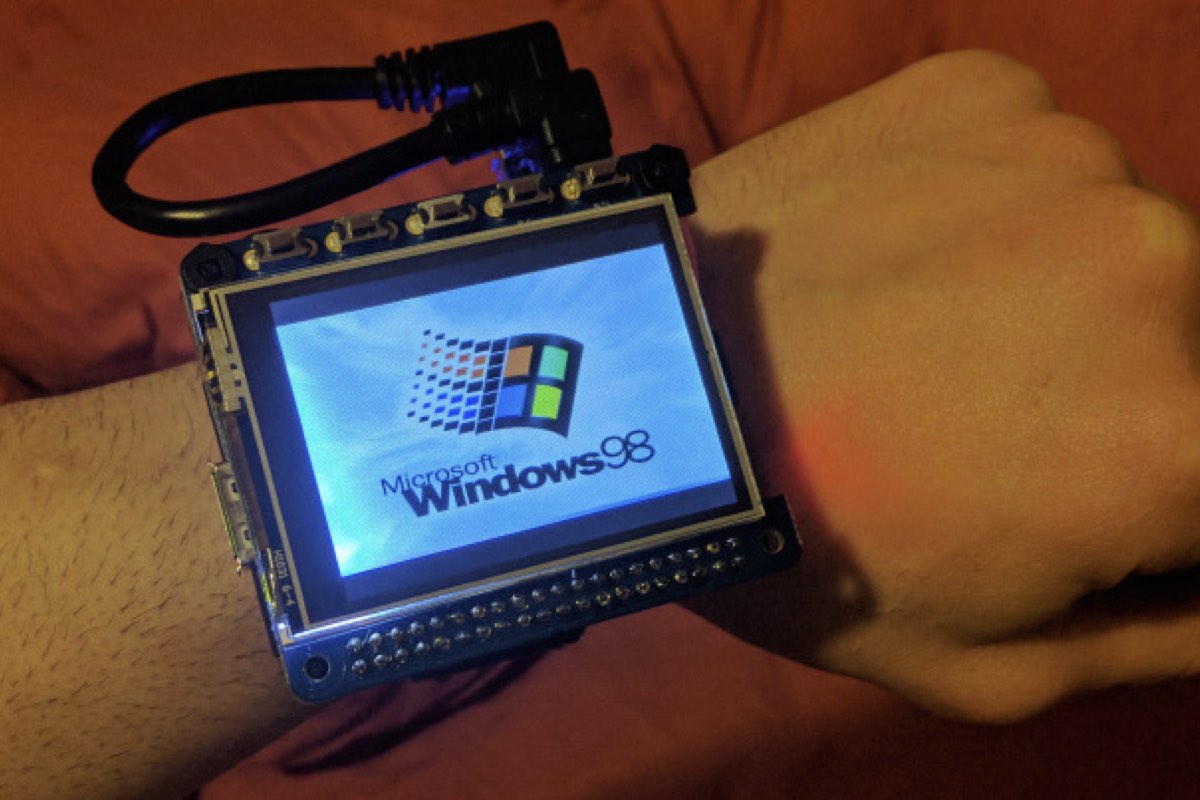 Quer ter o Windows 98 no pulso? Veja como fazer um smartwatch