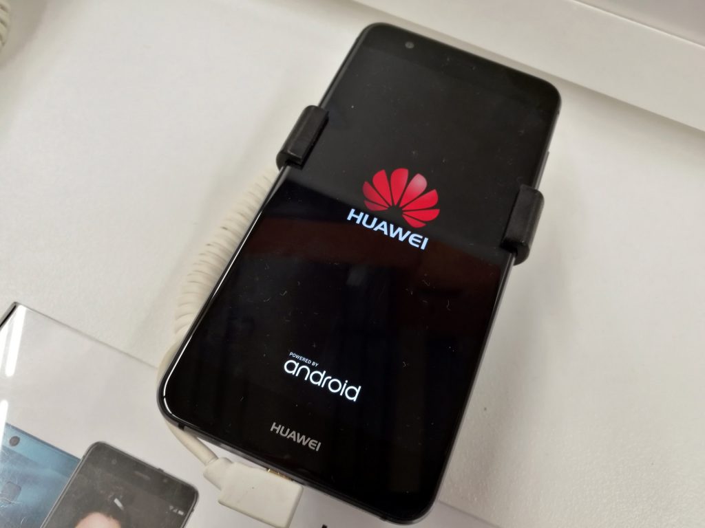 Huawei P10 Lite já chegou ao mercado português