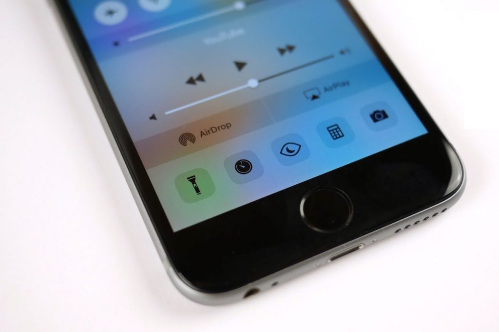 Nova falha do iOS consegue bloquear qualquer iPhone