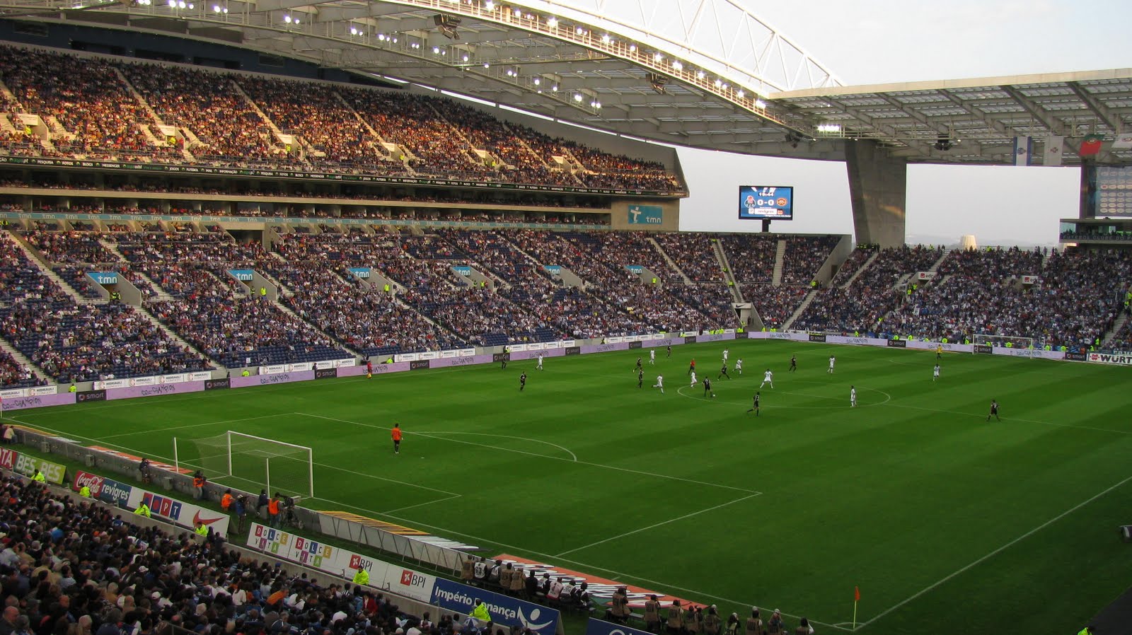 Estádio Dragão é equipado com WiFi de alta densidade