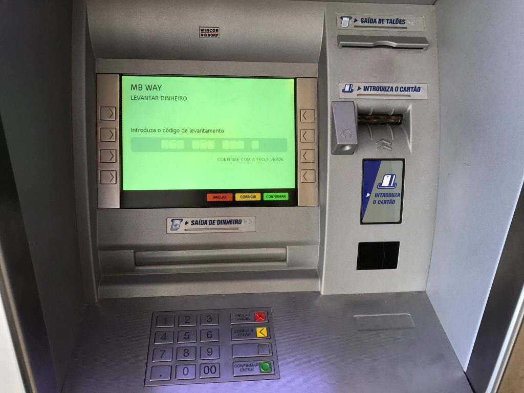Caixas Multibanco: Já pode levantar dinheiro sem cartão