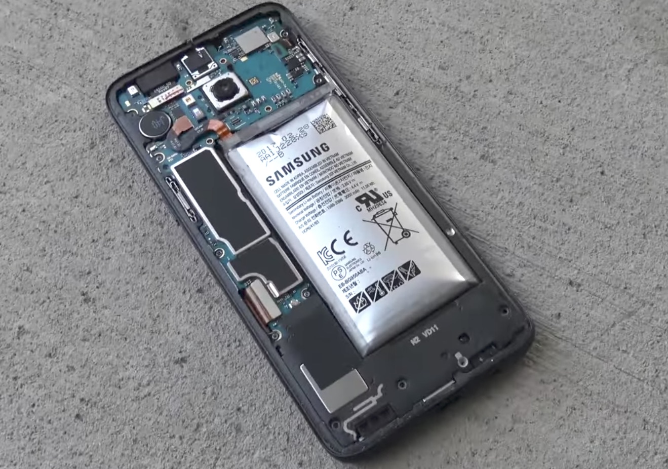 Galaxy S8 é testado ao extremo e a bateria incha mas…