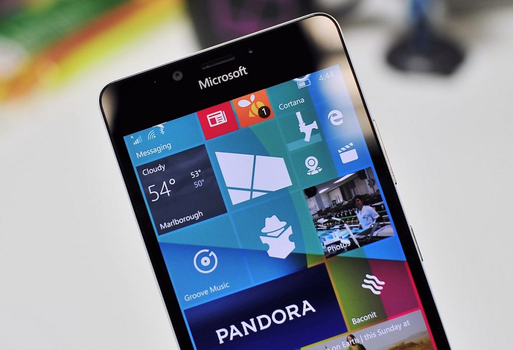 Microsoft prepara mudança nas apps do Windows 10 Mobile