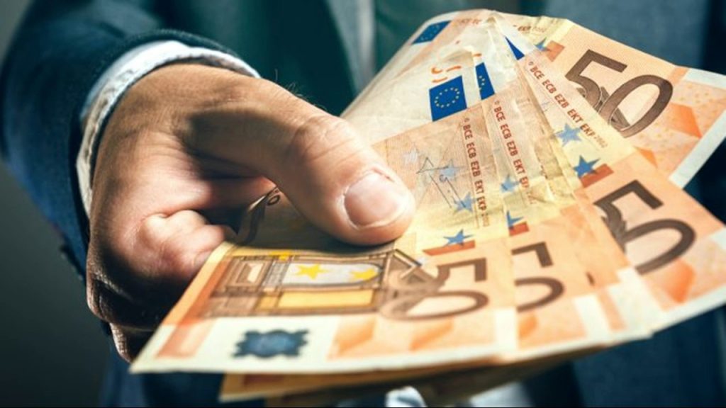 É oficial! Salário mínimo passa para os 820 euros em 2024