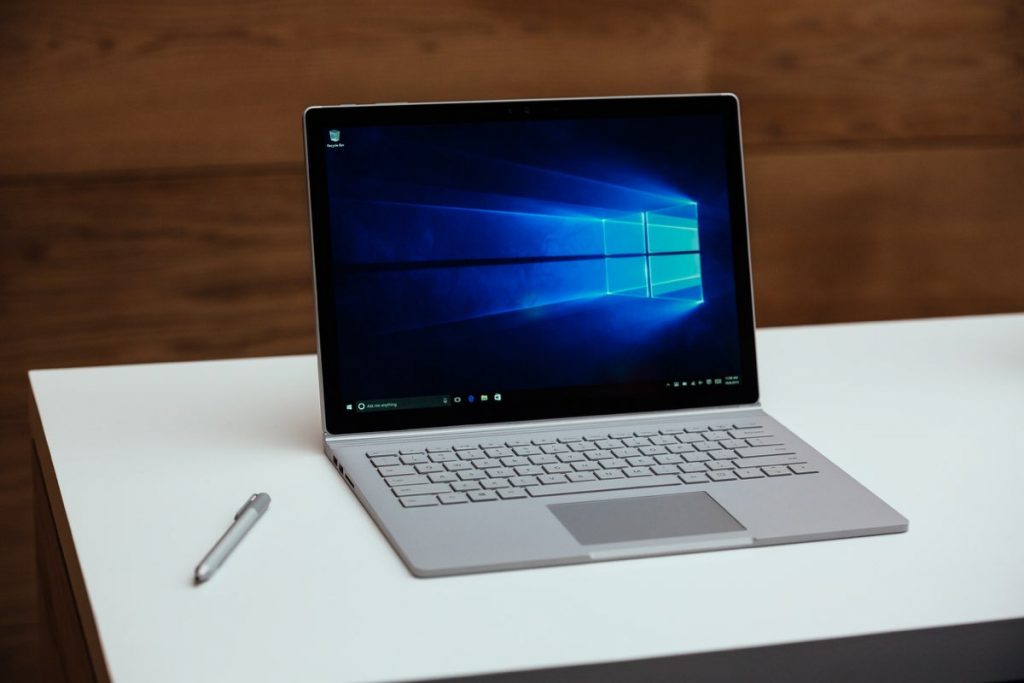 Windows 10: Oculte o acesso a elementos do Painel de Controlo