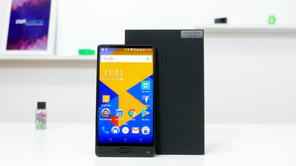 Análise: Doogee Mix, na tendência dos (quase) sem margens