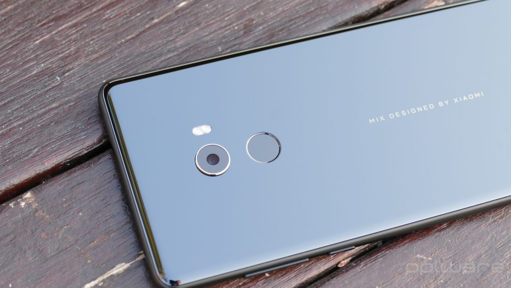 Xiaomi Mi Mix 2S irá seguir o design do iPhone X?